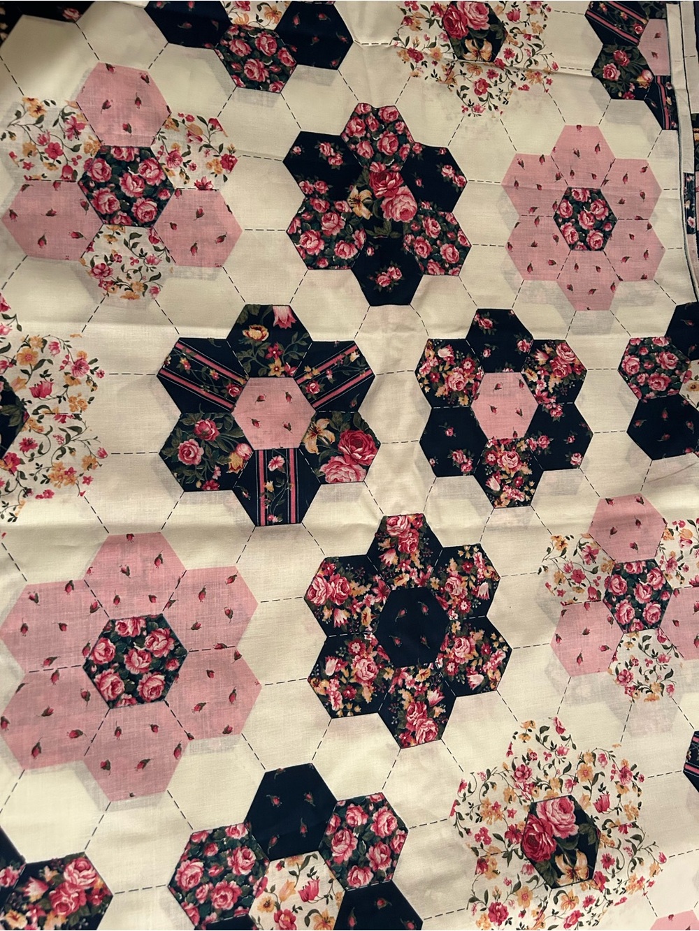 New Floral Hexagon Patchwork Cotton Quilting fabric 44”x232”
